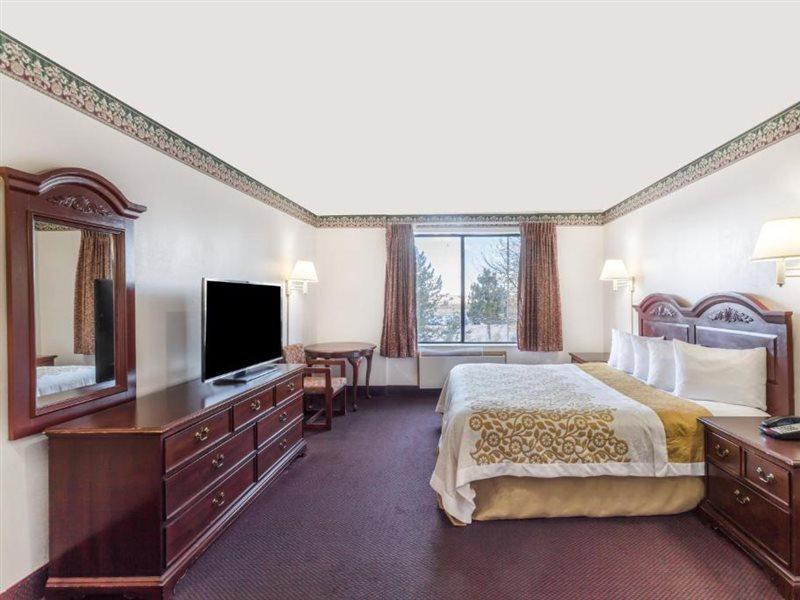 Hotel Days By Wyndham Wy Evanston
