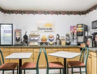 Hotel Days By Wyndham Wy Evanston